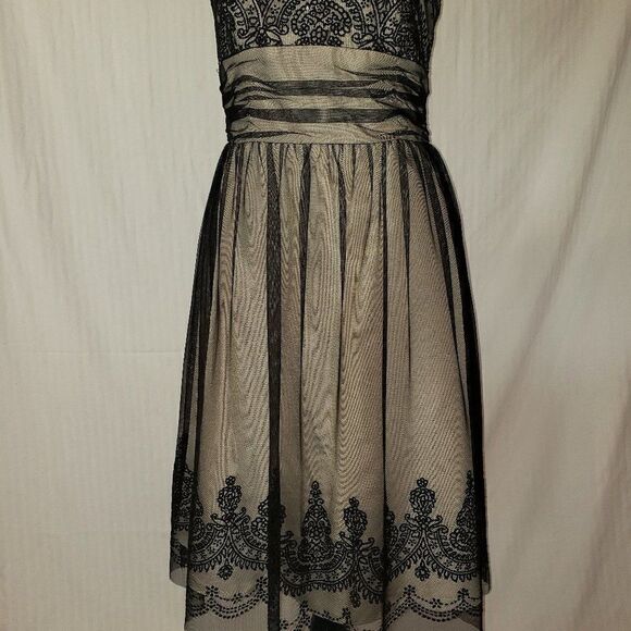 David's Bridal Black Mesh Tulle with Beaded Accents, Size 10, Strapless - Picture 1 of 11